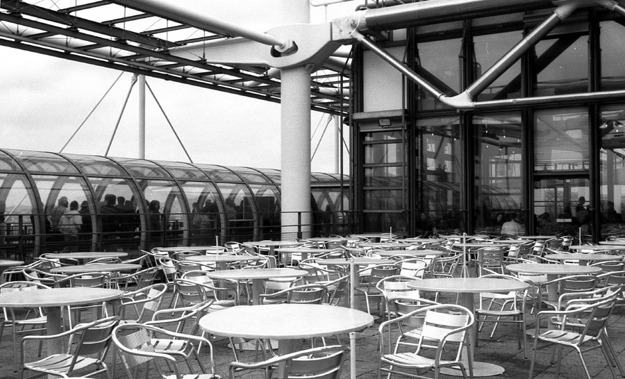 Parigi '90, caffè del Beaubourg